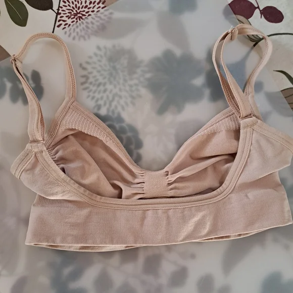 SKIMS SEAMLESS SCULPT BRALETTE XXS/XS - Picture 2 of 3